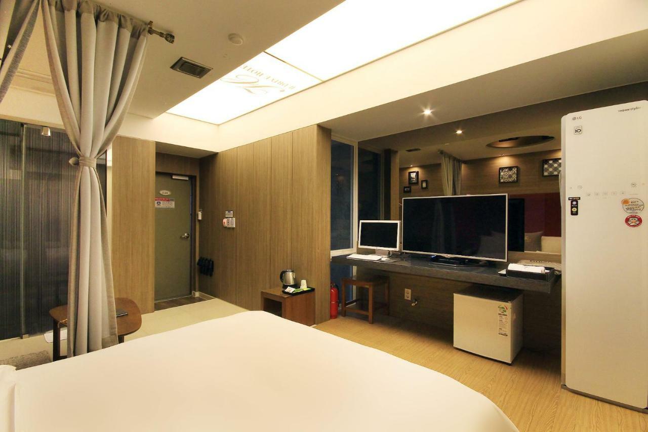 H Drive Hotel Iksan Exterior photo