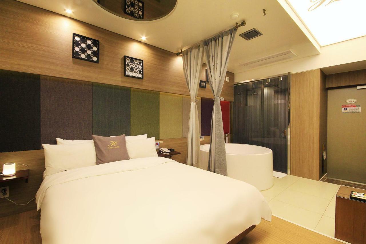 H Drive Hotel Iksan Exterior photo