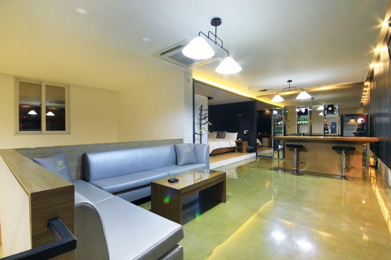 H Drive Hotel Iksan Exterior photo