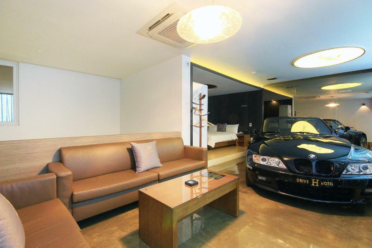 H Drive Hotel Iksan Exterior photo